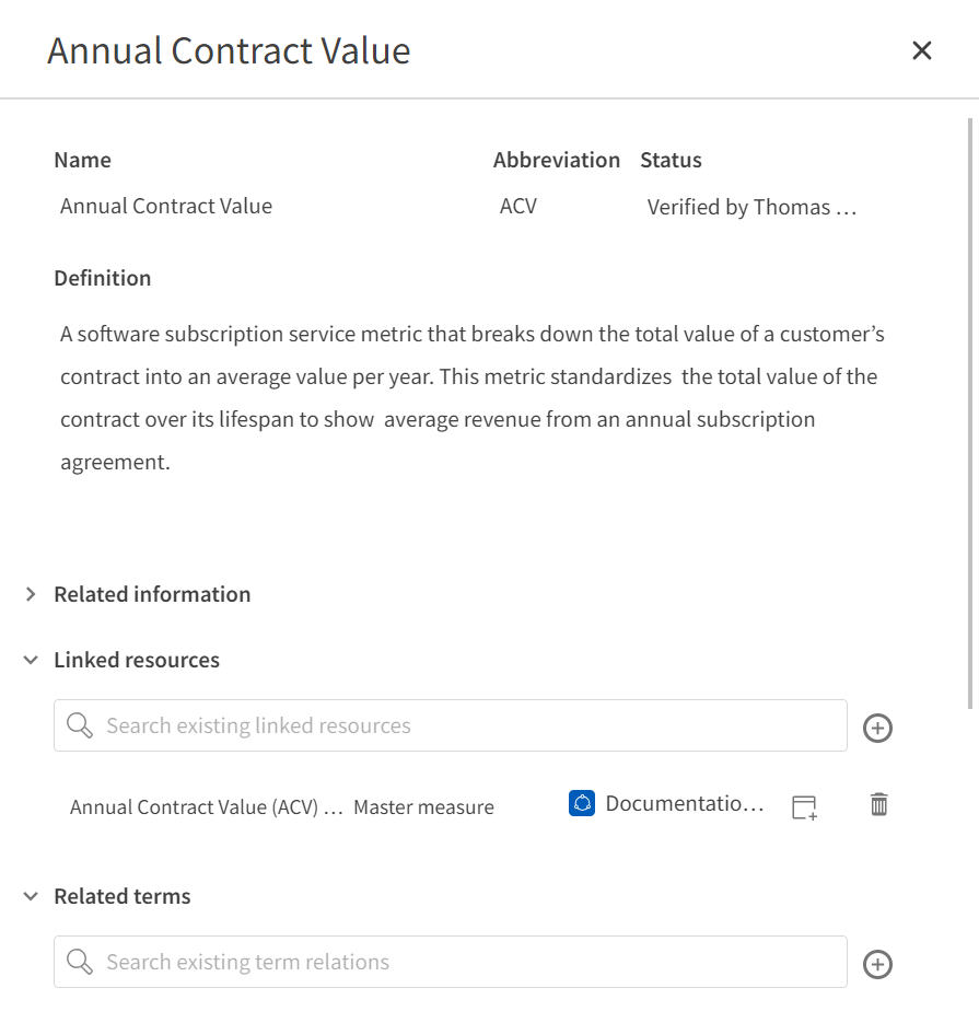 Entrée de Valeur annuelle d'un contrat dans le glossaire, indiquant la mesure principale dans l'application sous Ressources liées.